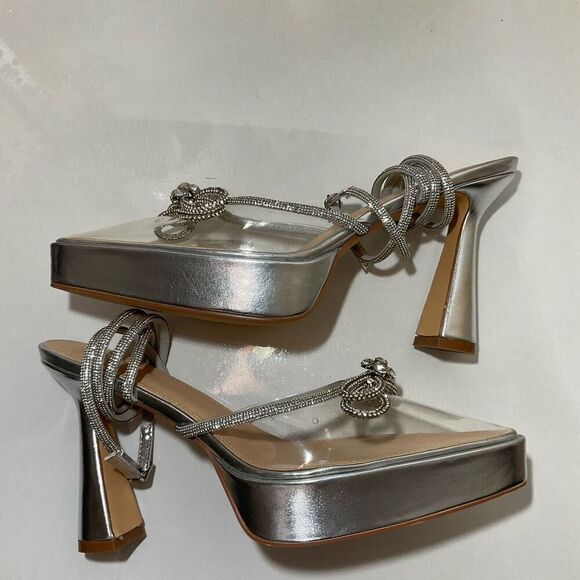Women’s rhinestone bow pointed toe, heel pumps, adjustable ankle strap size 10 ￼ - Picture 5 of 6